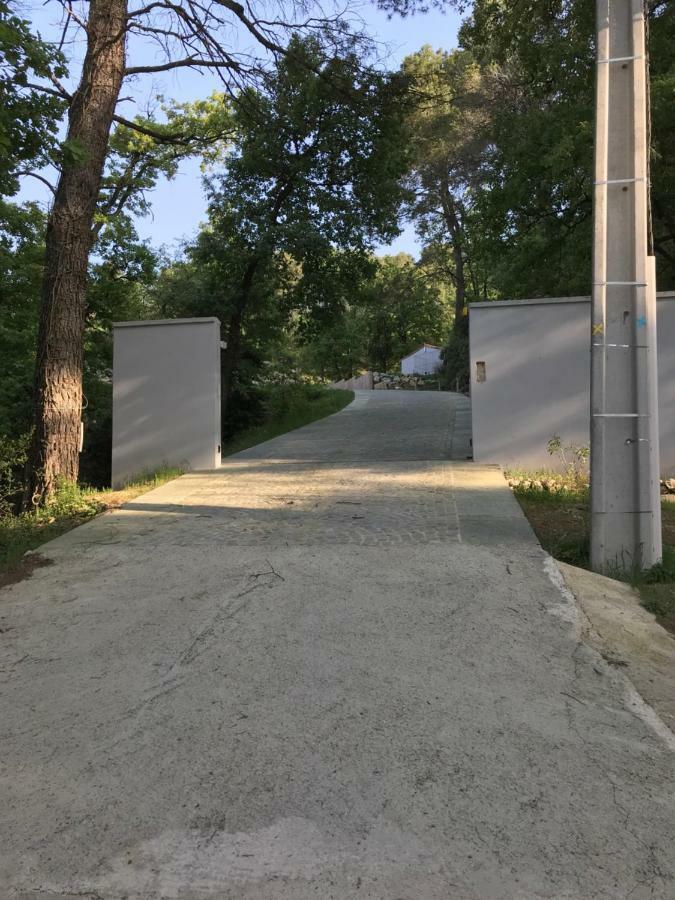 Appartement Les Ecureuils La Roque-d'Antheron Εξωτερικό φωτογραφία