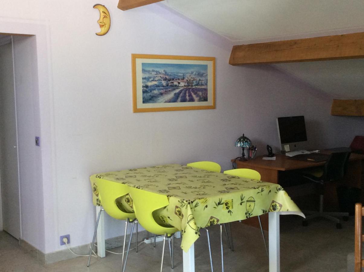 Appartement Les Ecureuils La Roque-d'Antheron Εξωτερικό φωτογραφία